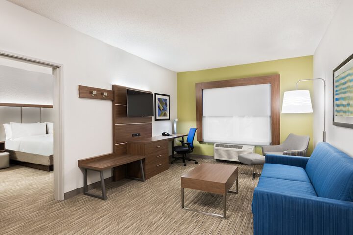 Room 37 of 48