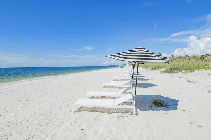 Casey Key Resorts - Beachfront