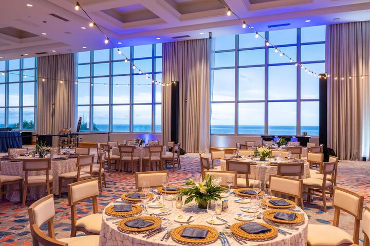 Signia by Hilton Diplomat Beach Resort