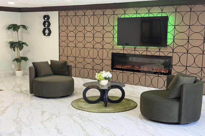 Wingate by Wyndham Livonia