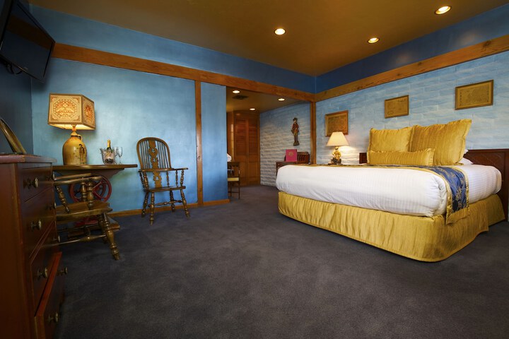 Room 44 of 461