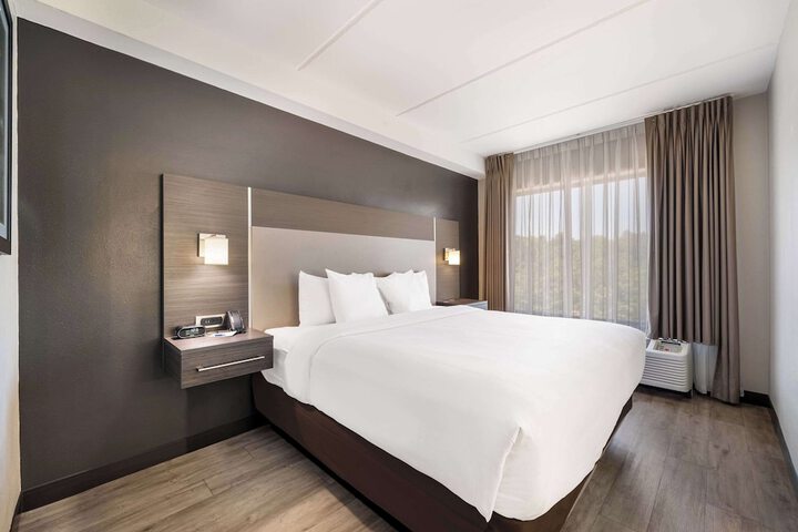 Comfort Suites Northlake