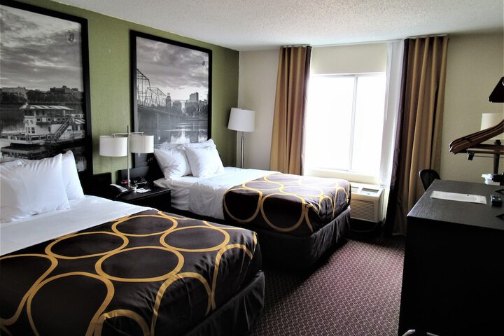 Super 8 by Wyndham New Cumberland