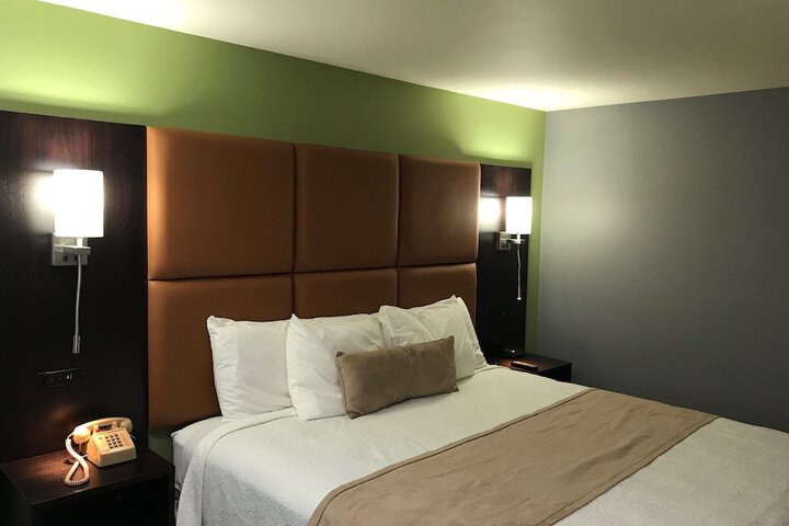Room 8 of 27
