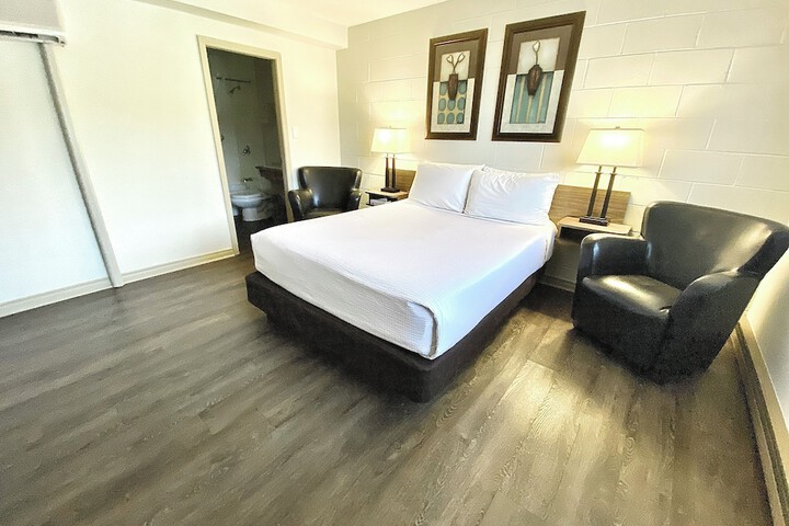 Room 9 of 26