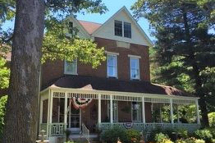 Victorian House Bed & Breakfast