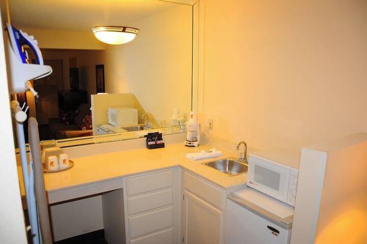 Boarders Inn & Suites by Cobblestone Hotels - Lamar