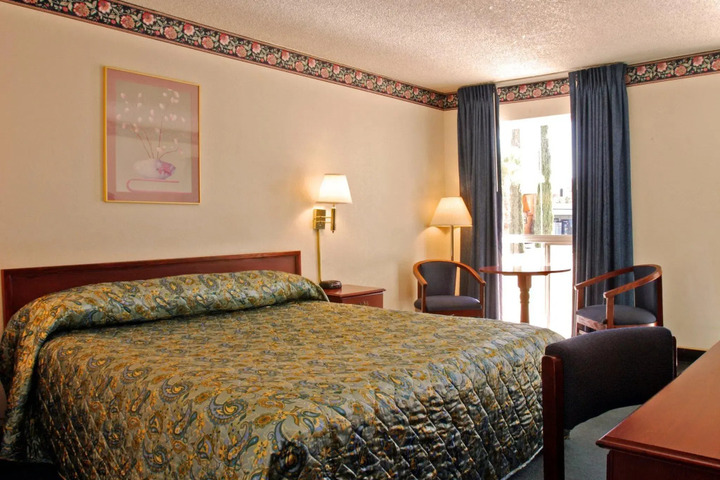 SIESTA MOTEL