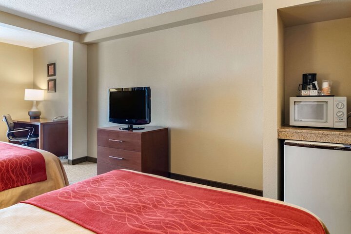 Room 9 of 32