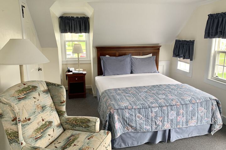 Room 33 of 80