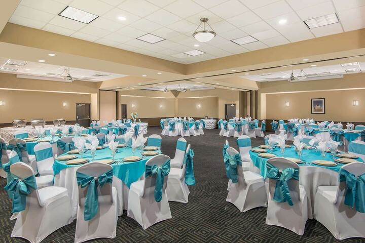 Wedding/Banquet 18 of 19