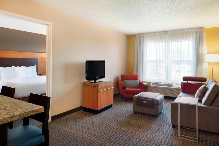 Room 11 of 24