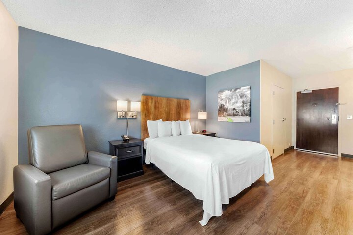 Room 14 of 32