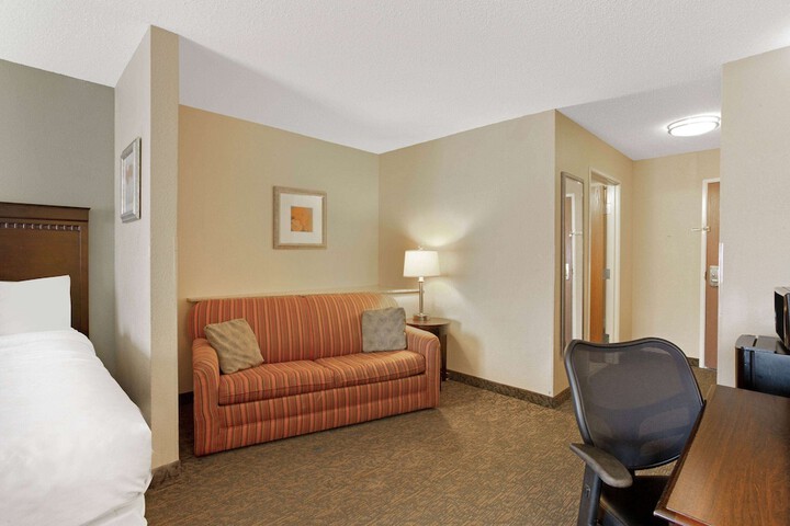 Room 21 of 42