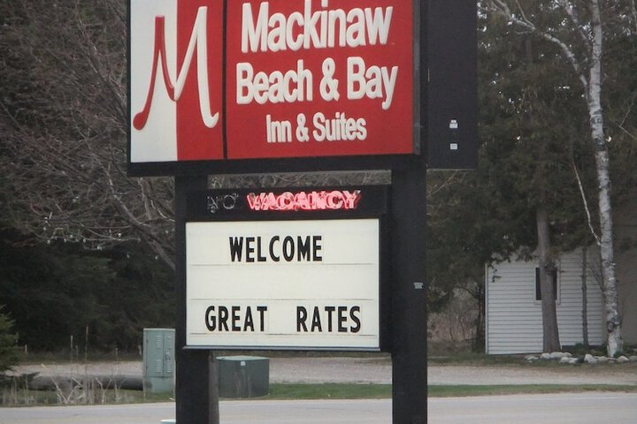Mackinaw Beach & Bay Inn & Suites