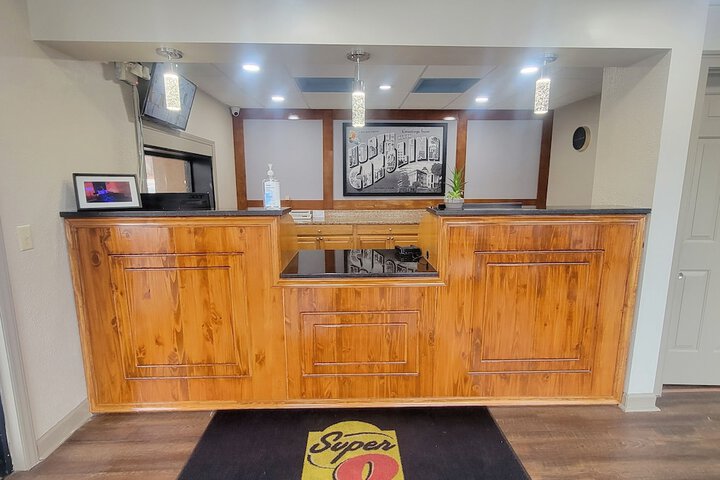 Super 8 by Wyndham Marion NC