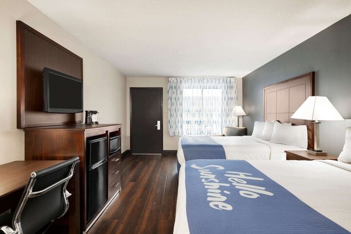 Room 14 of 25