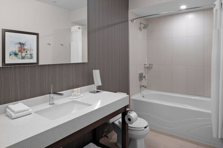 Room 16 of 40