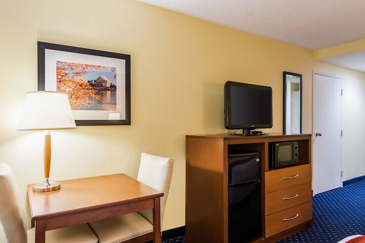 Room 10 of 40
