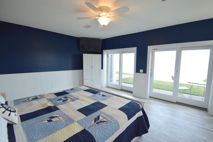 Waters Edge B & B Resort