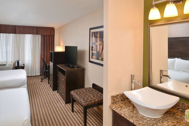 Room 13 of 21