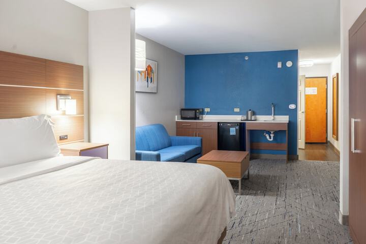 Holiday Inn Express Hotel & Suites a Lake Zurich-Barrington by IHG