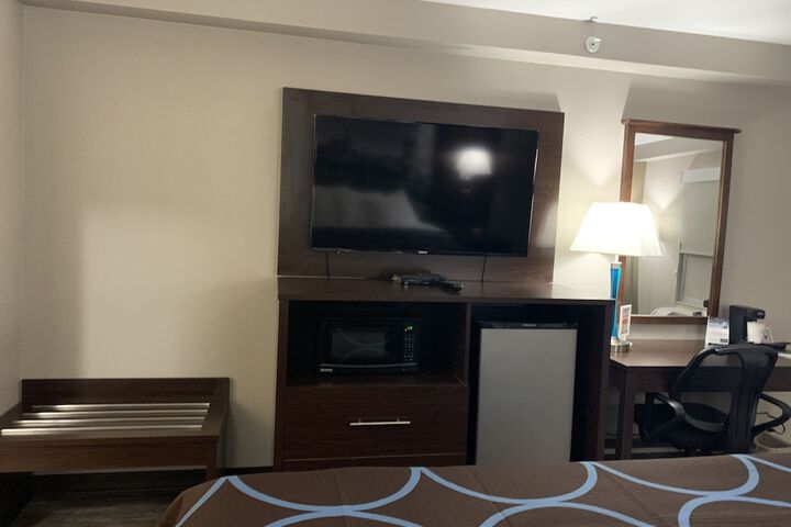 Room 11 of 17