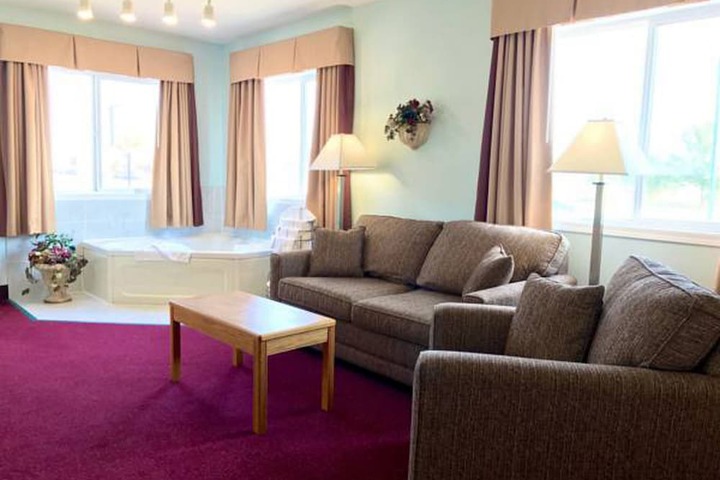 Super 8 by Wyndham Kindersley