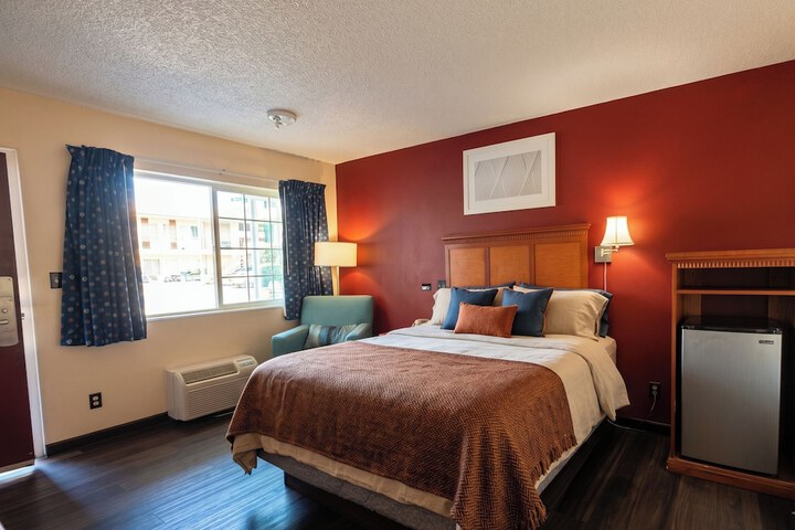 Travelers Inn by OYO Longview Kelso