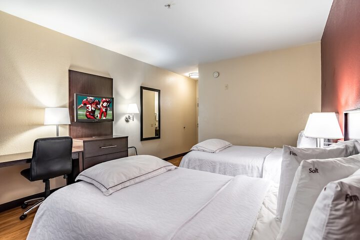 Red Roof Inn PLUS+ Wichita East