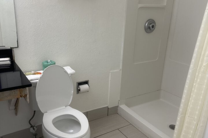 Room 14 of 25