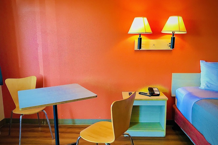 Room 8 of 17