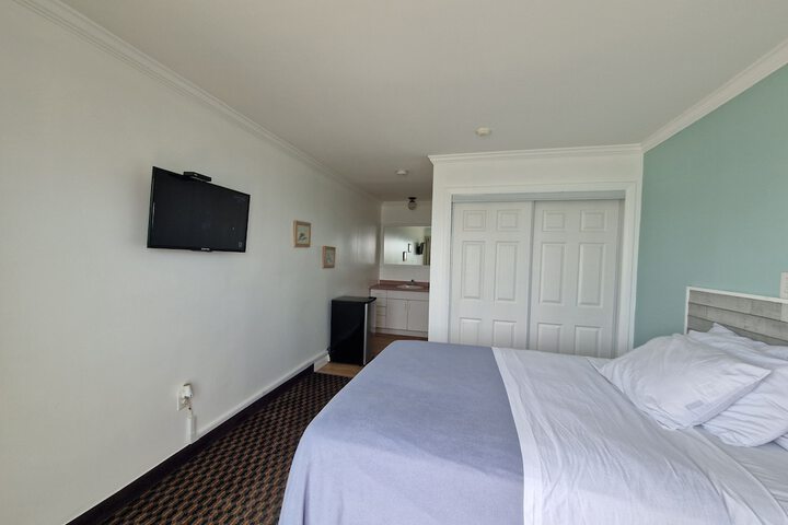 Room 5 of 40