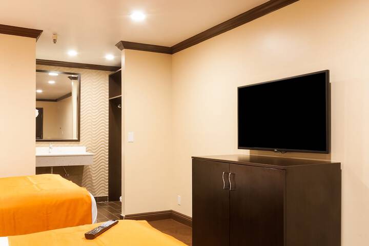 Room 15 of 34
