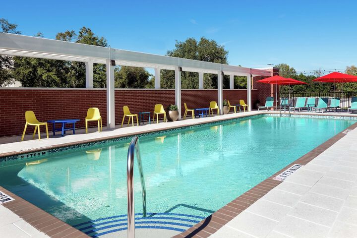 Pool 4 of 43
