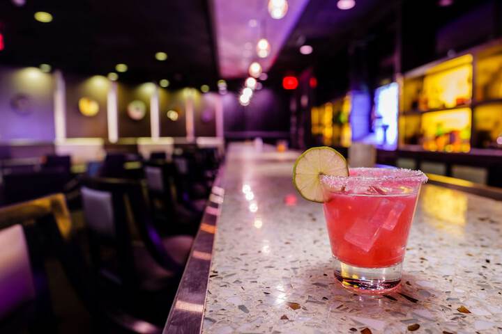 Lounge 128 of 131