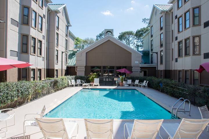 Pool 12 of 60