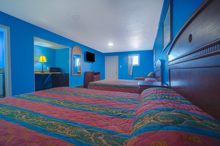Room 28 of 64