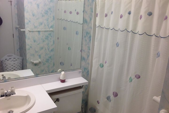 Room 34 of 64