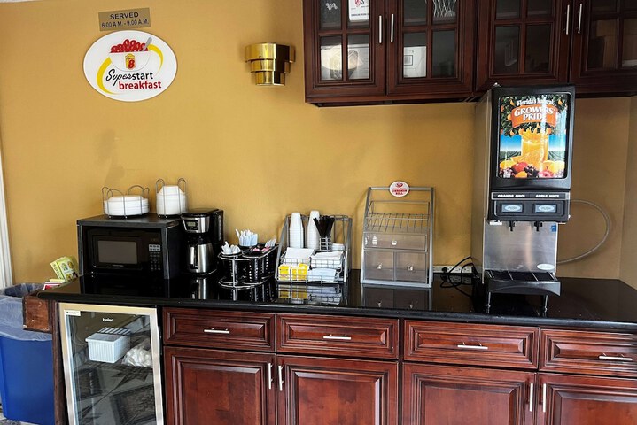 Breakfast/Coffee Service 23 of 24