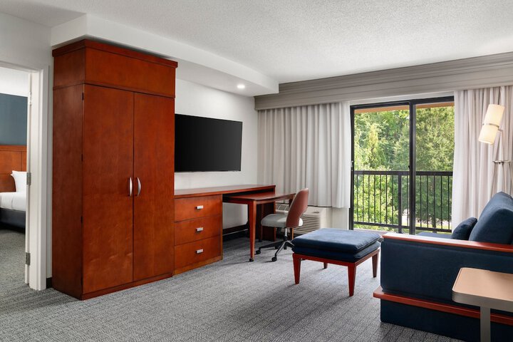 Courtyard by Marriott Richmond North