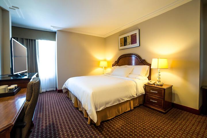 Room 17 of 32