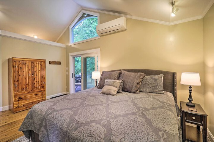 Quiet Studio Escape 2 Mi to Blue Ridge Parkway!