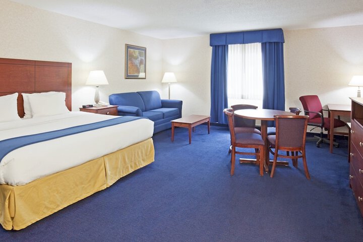 Room 18 of 37