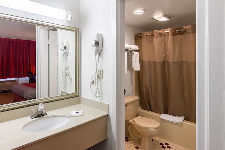Room 19 of 28