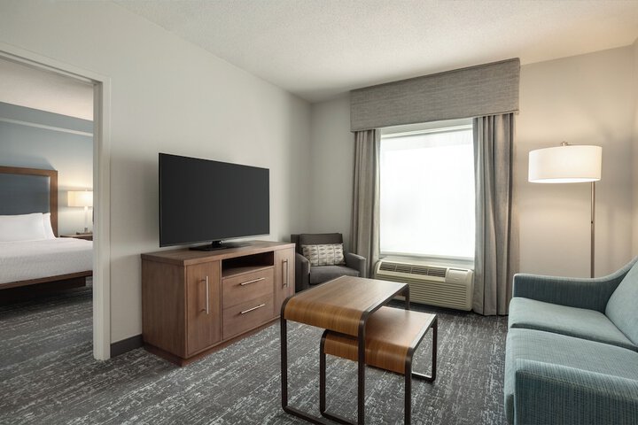 Homewood Suites by Hilton Fort Myers Airport / FGCU