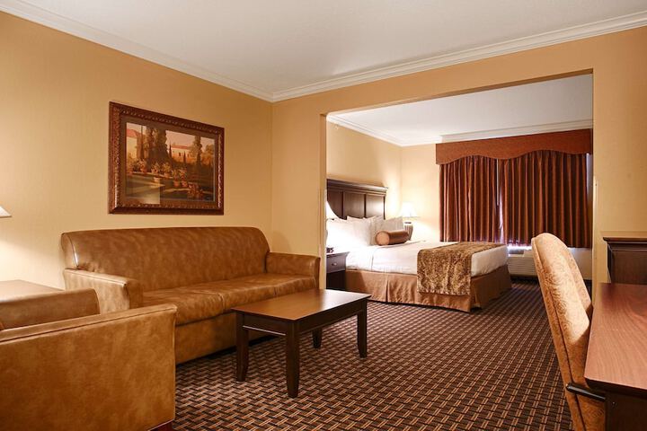 Room 12 of 25