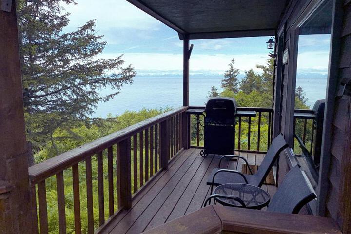 Lost Anchor Cabins - Ocean-view cabins on the bluff
