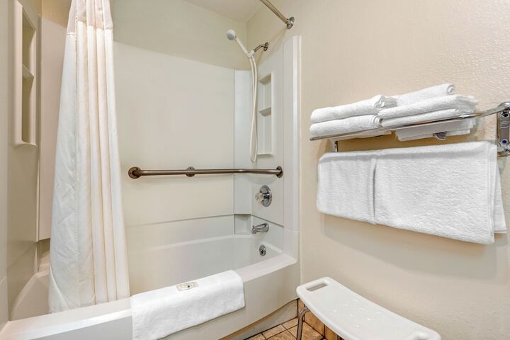 Room 9 of 27