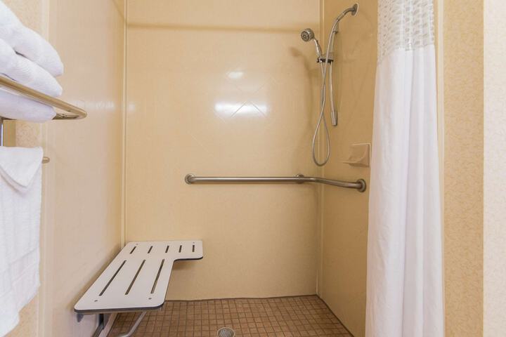 Room 11 of 30